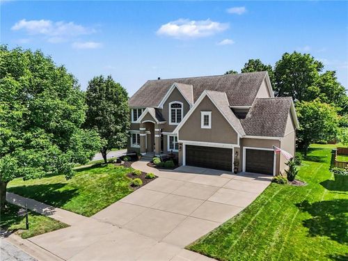2901 W 144th Ter, Leawood, KS, 66224-3950 | Card Image