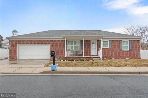 101 E Elizabeth St, WOODSBORO, MD, 21798-8520 | Card Image