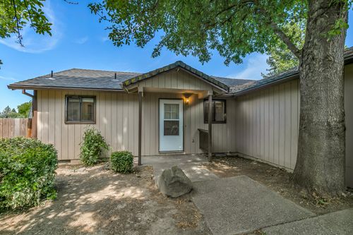 2931 Aldersgate Rd, Medford, OR, 97504-5017 | Card Image