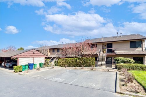 10641 Glen Acres Dr S, Seattle, WA, 98168-1565 | Card Image