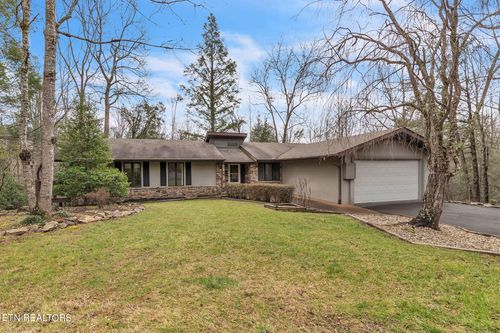 205 Mockingbird Dr, Gatlinburg, TN, 37738-5817 | Card Image