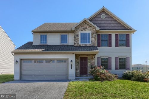 100 Bamboo Way, MIDDLETOWN, PA, 17057-3043 | Card Image