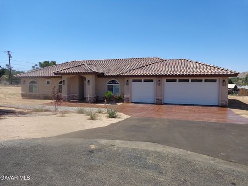 18255 Winnetka Rd, Apple Valley, CA, 92307-4850 | Card Image