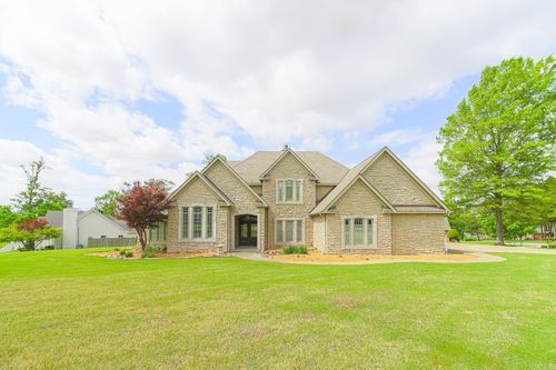 401 Huntcliff Dr, Jonesboro, AR, 72404-8802 | Card Image