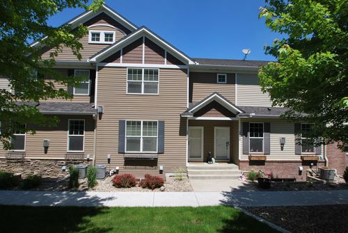 7745 Madelyn Creek Dr, Victoria, MN, 55386-4554 | Card Image