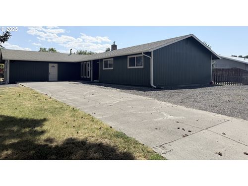 1613 Sw Athens Ave, Pendleton, OR, 97801-4032 | Card Image