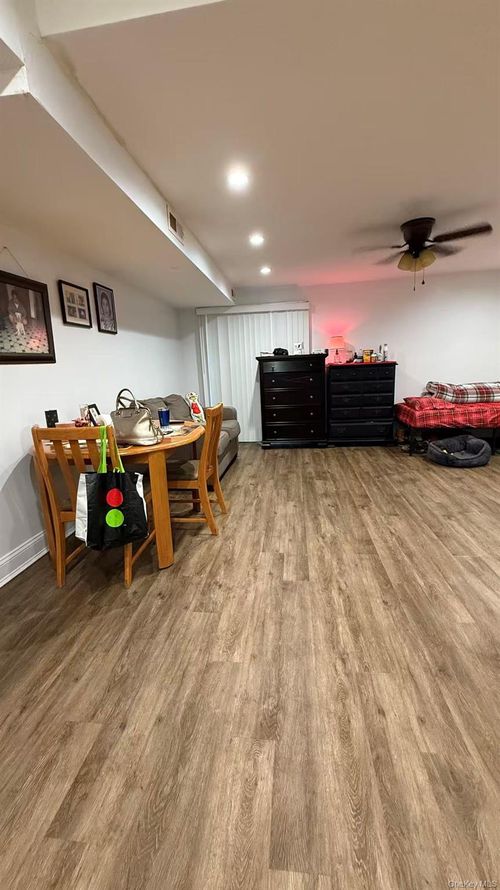 35 Gauldy Ave, Staten Island, NY, 10314-7204 | Card Image