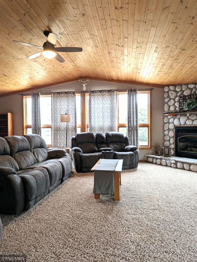 Gorgeous wood vaulted ceiling | Image 19
