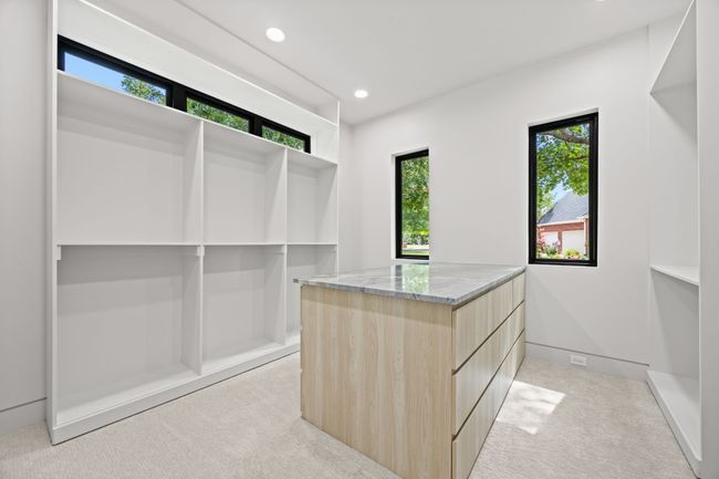 Primary closet | Image 21