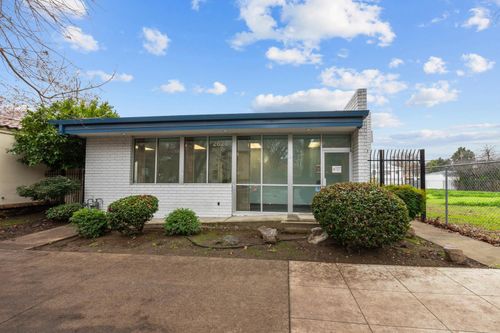2626 N St, Sacramento, CA, 95816-5907 | Card Image