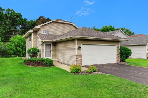 25572 Forest Boulevard Ln, Wyoming, MN, 55092-9619 | Card Image