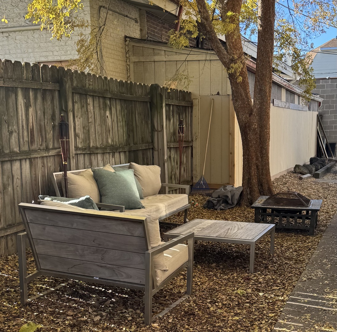 Residential Income in Oak Park 5