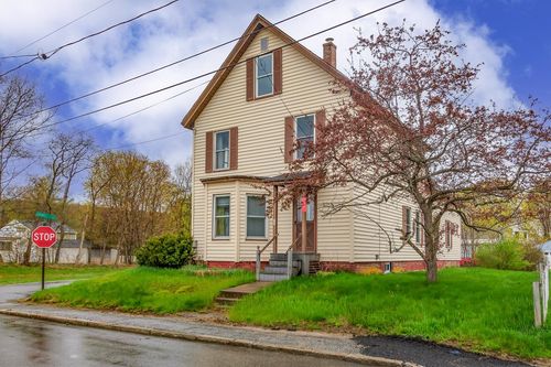 39 Myrtle St, Newport, NH, 03773-1337 | Card Image