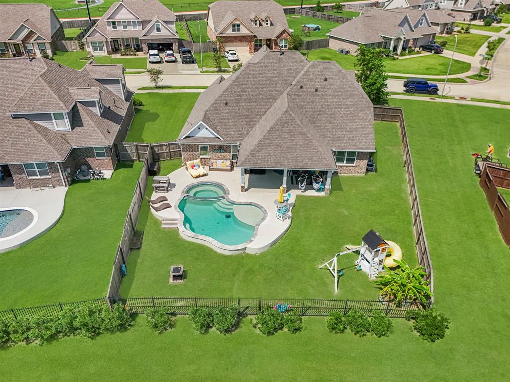 Suffolk Downs Dr, Baytown, TX 77523