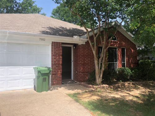 7502 Yorkmeadow Dr, Arlington, TX, 76001-6900 | Card Image
