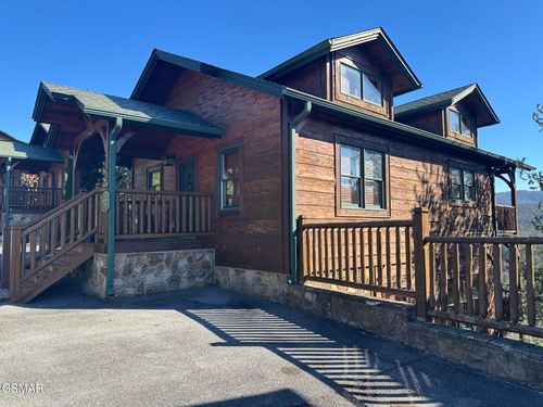 656 Park Vista Way, Gatlinburg, TN, 37738-5396 | Card Image