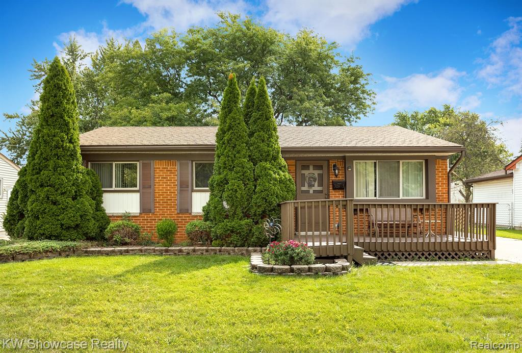 Lynne Dr, Rockwood, MI 48173
