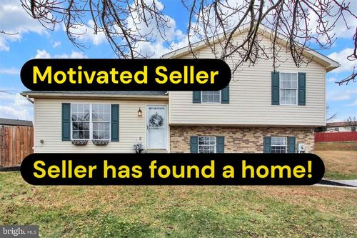 5 Aaron Ct, HANOVER, PA, 17331-8641 | Card Image