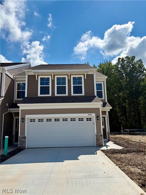 32743 Sandridge Run, Avon Lake, OH, 44012-2257 | Card Image