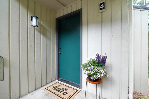 4-3517 109th Pl Ne, Bellevue, WA, 98004-7634 | Card Image