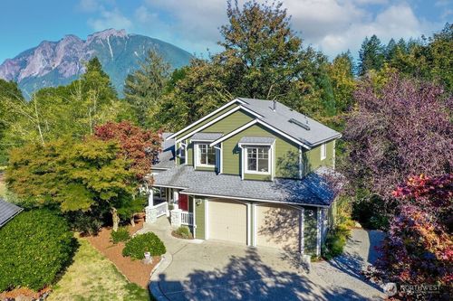 1065 Sw 12th St, North Bend, WA, 98045-7986 | Card Image