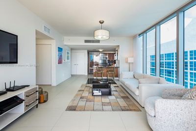 1509 - 6899 Collins Ave, Condo with 1 bedrooms, 1 bathrooms and null parking in Miami Beach FL | Image 3