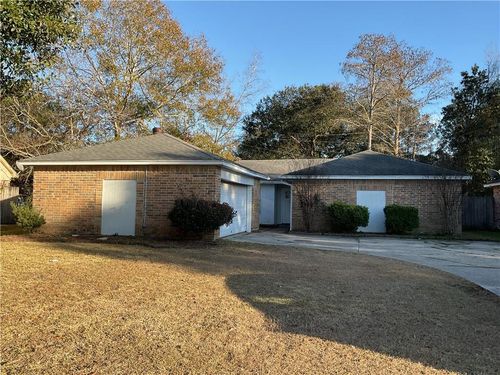 105 Westminster Dr, Slidell, LA, 70460-8409 | Card Image