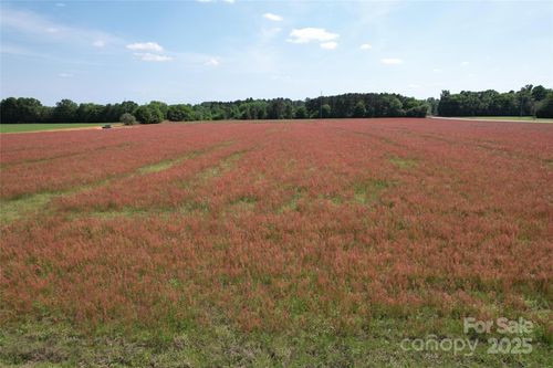 2 Rogers Ln, Bennettsville, SC, 29512 | Card Image