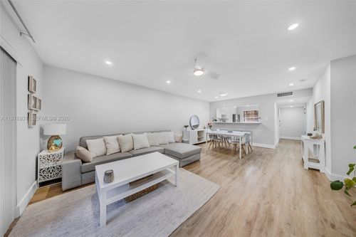 apt-612-130 S Cypress Rd, Pompano Beach, FL, 33060-7042 | Card Image