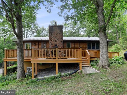 1367 Ed Arnold Rd, AUGUSTA, WV, 26704-4530 | Card Image