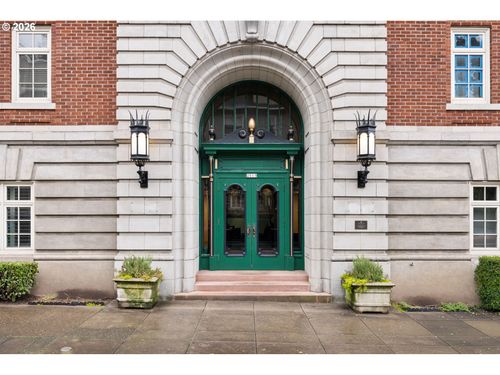 2015 Nw Flanders St, Portland, OR, 97209-1154 | Card Image