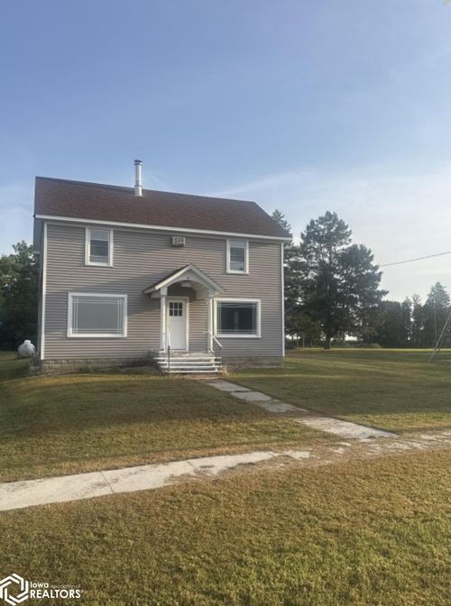 390 E Patrick St, Dougherty, IA, 50433-5008 | Card Image