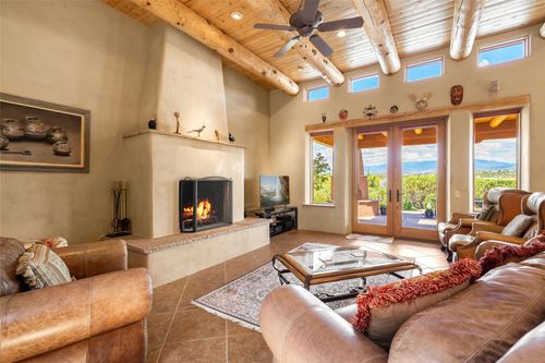 4 Calle Perezoso, Santa Fe, NM, 87507 | Card Image