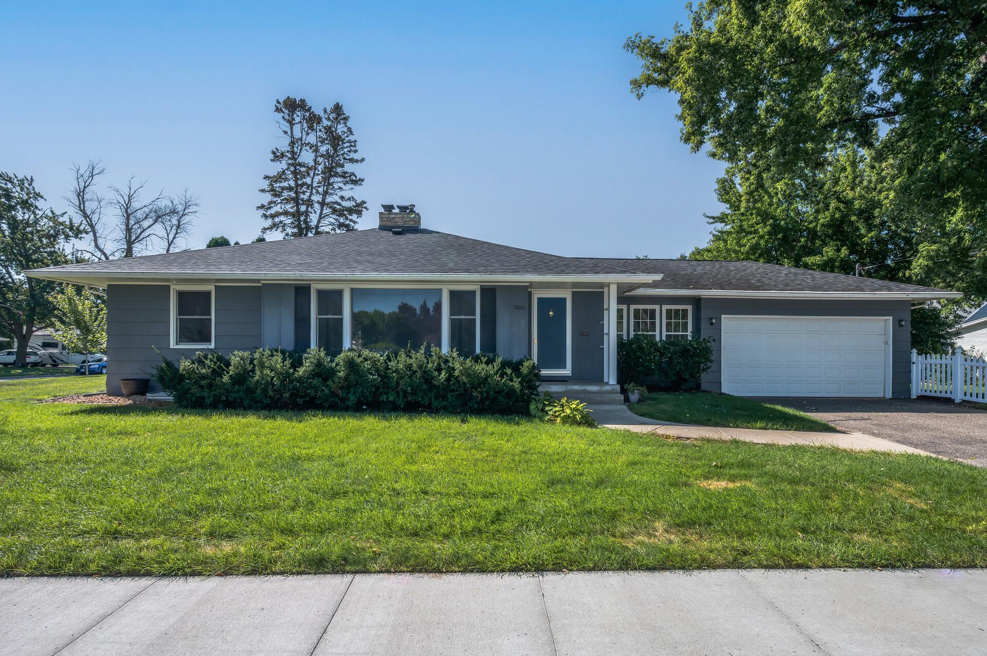 Chowen Ave, Edina, MN 55410