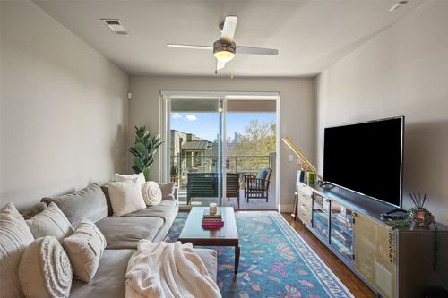 233-2725 Dulce Ln, Austin, TX, 78704-4460 | Card Image