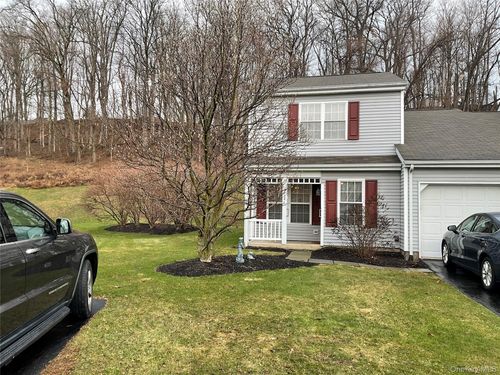 17 Tall Tree Ln, Poughkeepsie, NY, 12601-7207 | Card Image