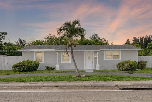 1402 Nw 19th St, Fort Lauderdale, FL, 33311-3509 | Card Image