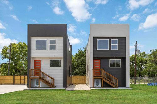 2116 Des Chaumes St, Houston, TX, 77026-7034 | Card Image