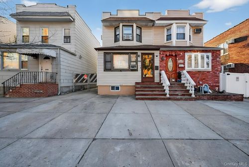 7748 74th St, Glendale, NY, 11385-8235 | Card Image