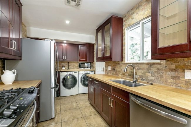 20355 Mobile St, House other with 3 bedrooms, 2 bathrooms and null parking in Winnetka CA | Image 11
