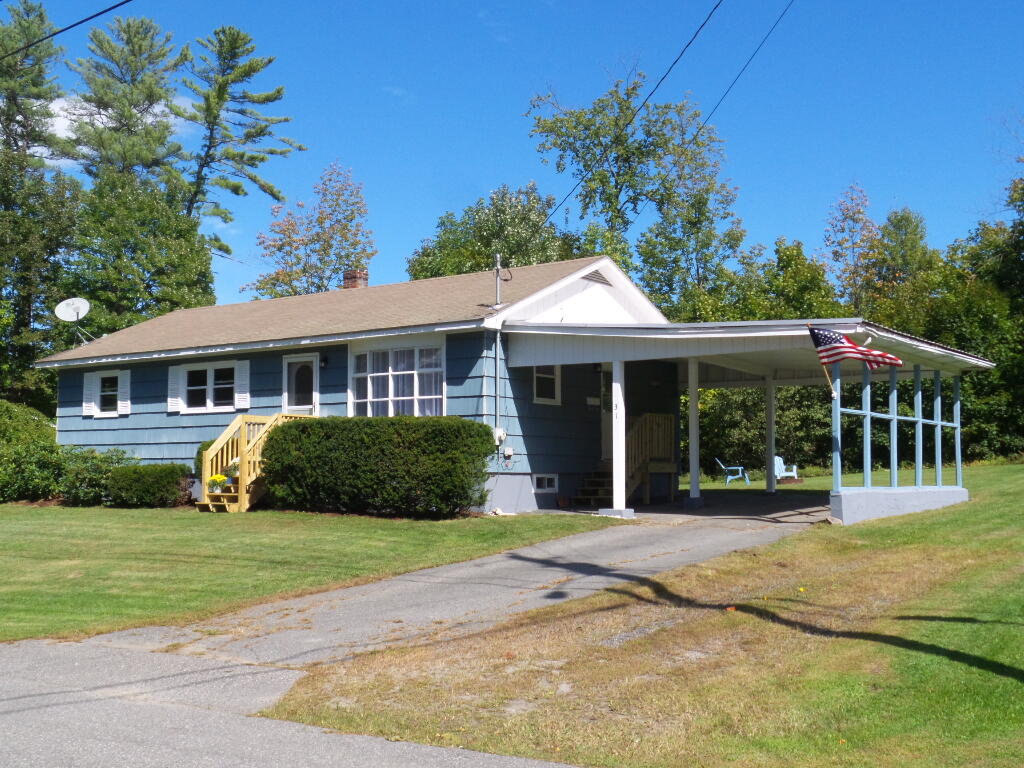 Michael St, Skowhegan, ME 04976