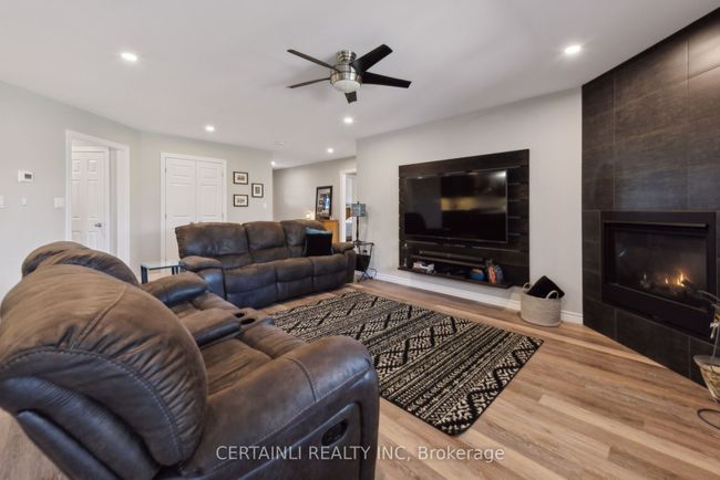 8924 Morris St, House other with 3 bedrooms, 3 bathrooms and 6 parking in Iona Station ON | Image 8