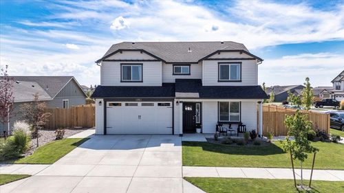 1592 Nw Varnish Pl, Redmond, OR, 97756-2184 | Card Image