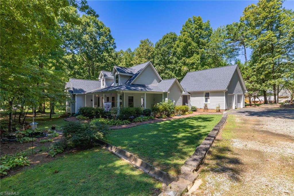 Harvest Glen Dr, Greensboro, NC 27406