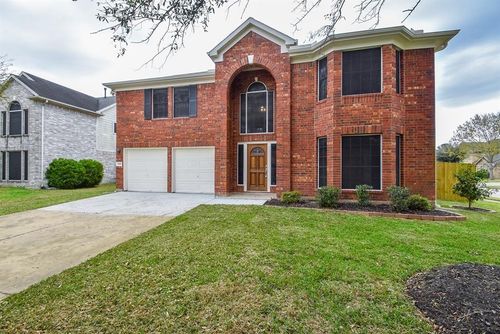 2002 Westwood Dr, Stafford, TX, 77477-6465 | Card Image