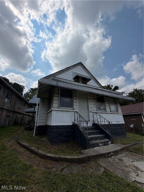 1814 Manchester Rd, Akron, OH, 44314-3215 | Card Image