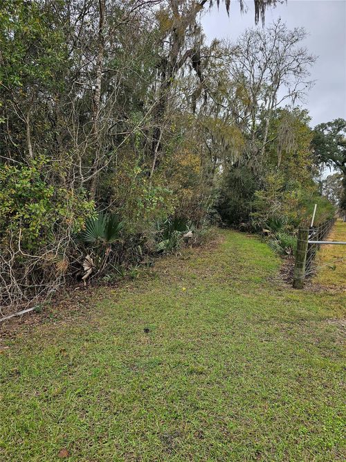 1070 County Road 136 / Live Oak, Van Vleck, TX, 77482 | Card Image