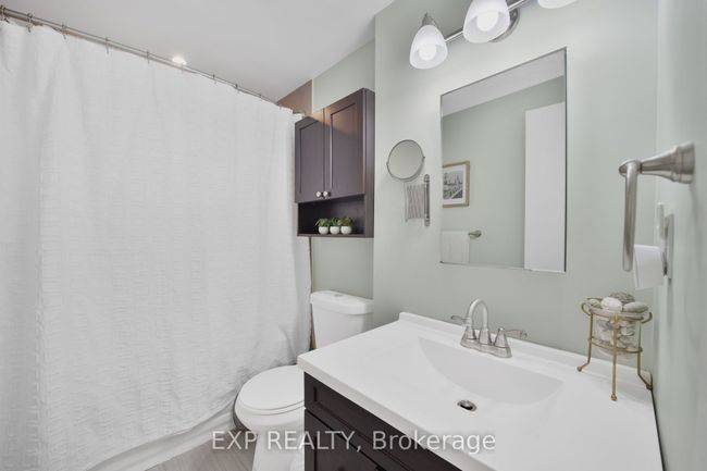 136 Darras Crt, Condo with 5 bedrooms, 2 bathrooms and 1 parking in Brampton ON | Image 31