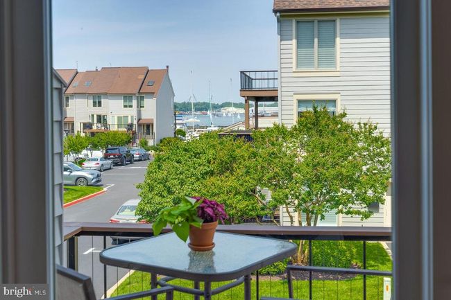 21 Chesapeake Lndg, Townhouse with 4 bedrooms, 4 bathrooms and null parking in Annapolis MD | Image 6