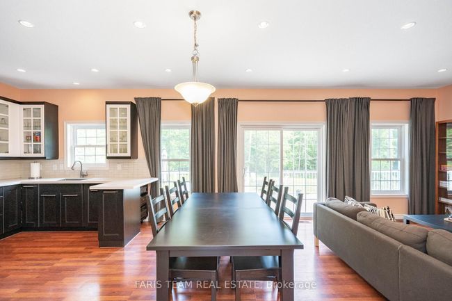 19 Castleton Dr, House other with 5 bedrooms, 3 bathrooms and 4 parking in Tiny ON | Image 8